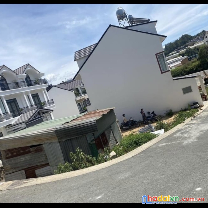 Chính chủ cần bán lô đất đất 2 mặt tiền ngay trung tâm đà lạt.