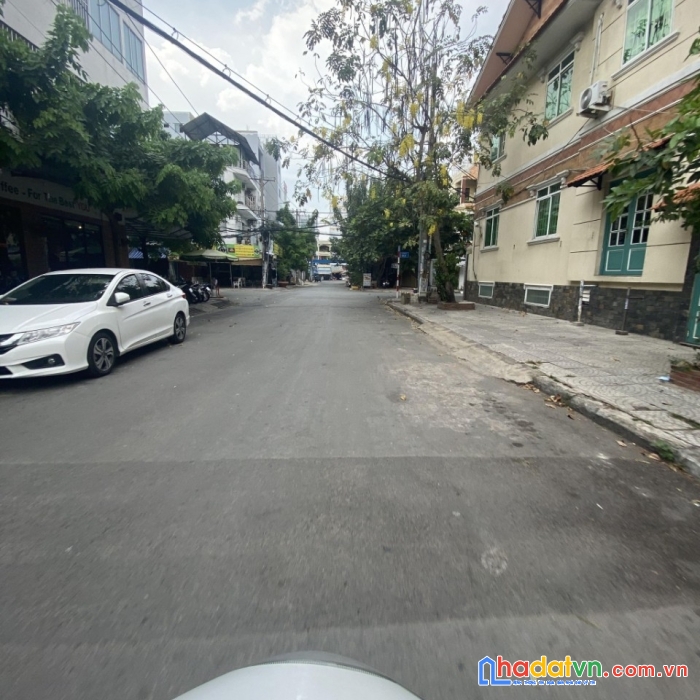 Ngộp bank bán nhà  lũy bán bích, 60m2,  2 tầng, nhỉnh 4 tỷ