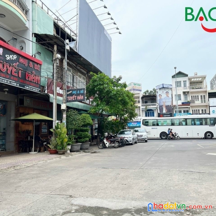 Chỉ 3,9 tỷ tl, bán nhà mặt tiền kinh doanh thuận lợi thông trực tiếp đồng khởi , bên hông bigc tân