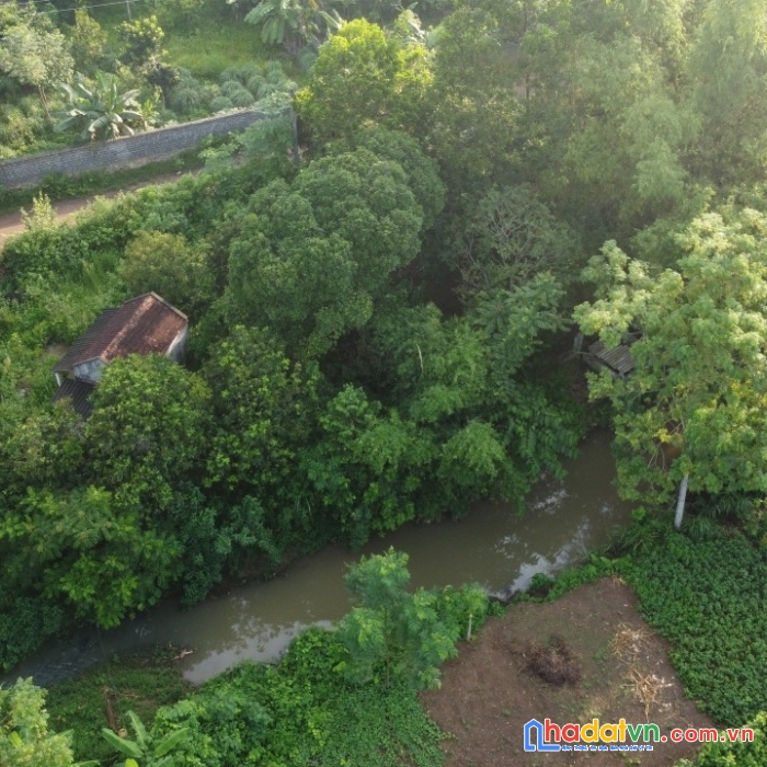 Bán đất thị trấn lương sơn, hòa bình 800m 400mm thổ cư bám suối view đồng giá rẻ