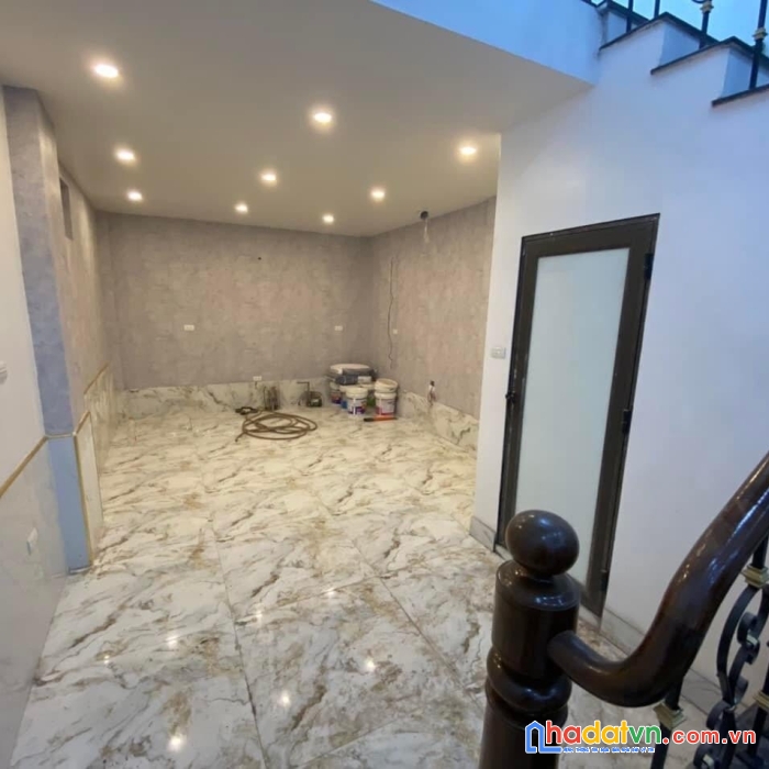 Bán nhà đức diễn 15m đi bộ ra ô tô tải tránh