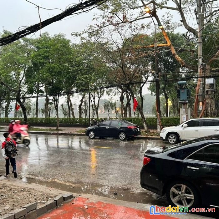 Chính chủ cần bán căn nhà tại đường lê hồng phong (đoạn mặt hồ vị xuyên ) - tp nam định