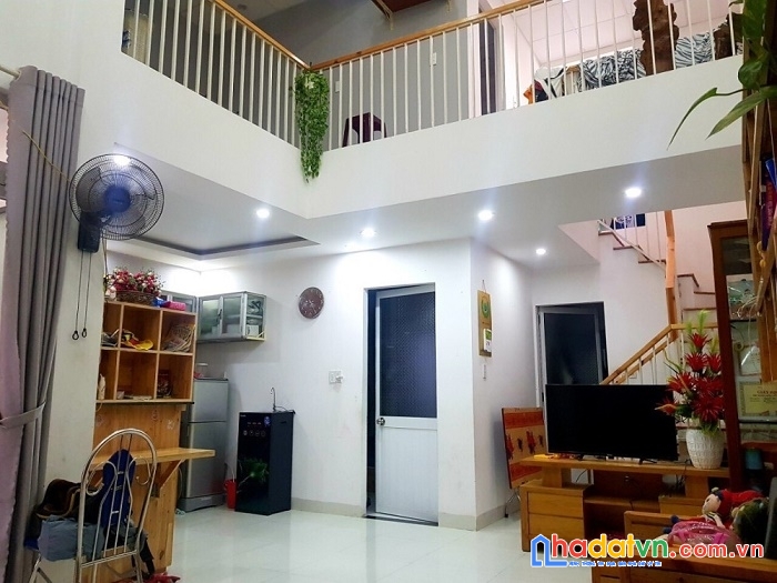Bán nhà mê đúc lửng huỳnh ngọc huệ còn mới tặng nội thất