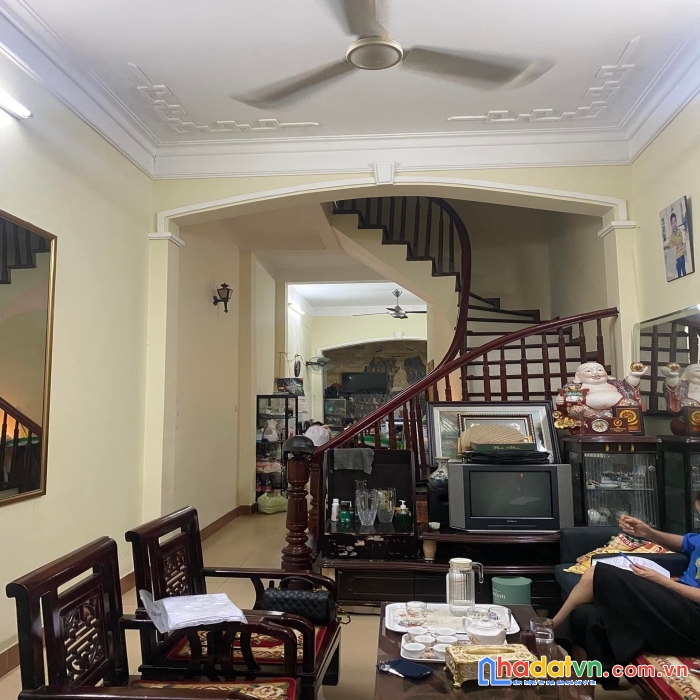 Bán nhà riêng phùng chí kiên. chỉ 1 phút ra ô tô tránh. dt 56.5m chỉ 8.4 tỷ. gần tràng an complex.