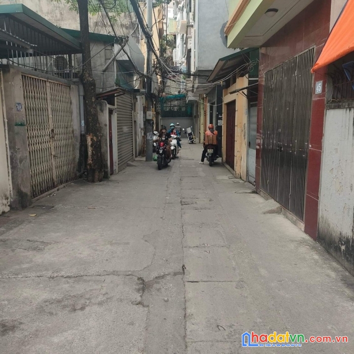 Hàng hiếm quận thanh xuân - ô tô cách 30m - cách mặt phố vũ trọng phụng 150m - nhà đẹp - tặng nội