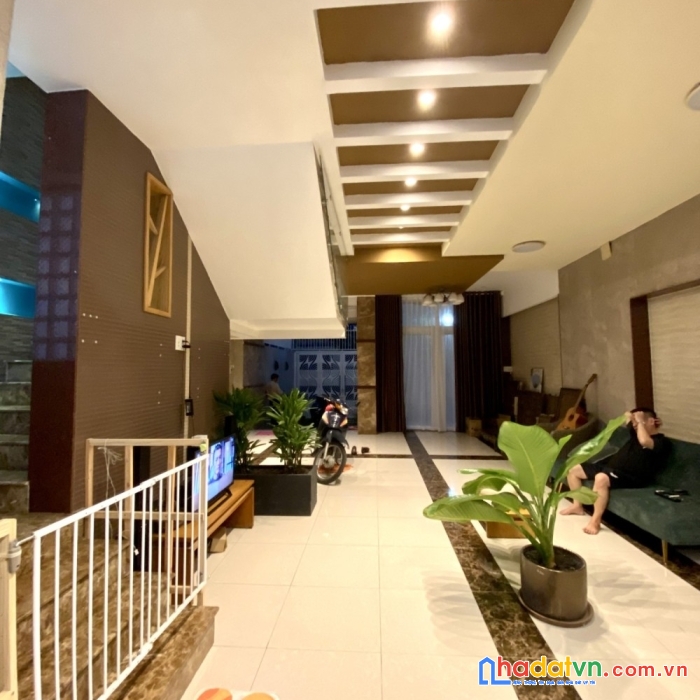 Biệt thự cực xịn - mặt tiền khu vip - phước long b