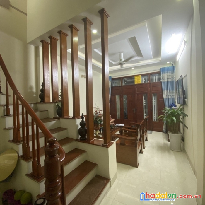 Bán nhà phố đội cấn, ngõ thông, sát phố, 35m2, 6 tầng, nhỉnh 4 tỷ.