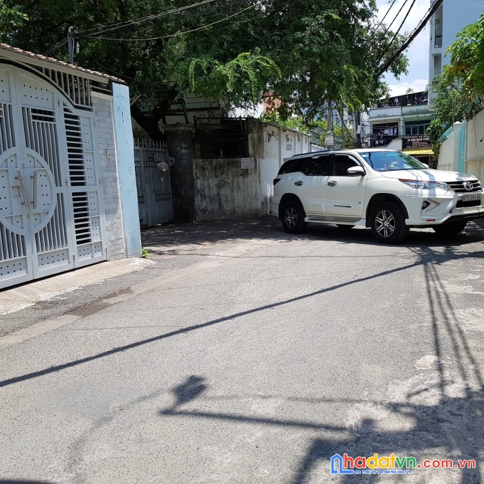 Bán nhà xvnt, phường 25, quận bình thạnh. lô góc thoáng, sổ nở hậu nhẹ, cách hẻm xe hơi 20m, 70m2,