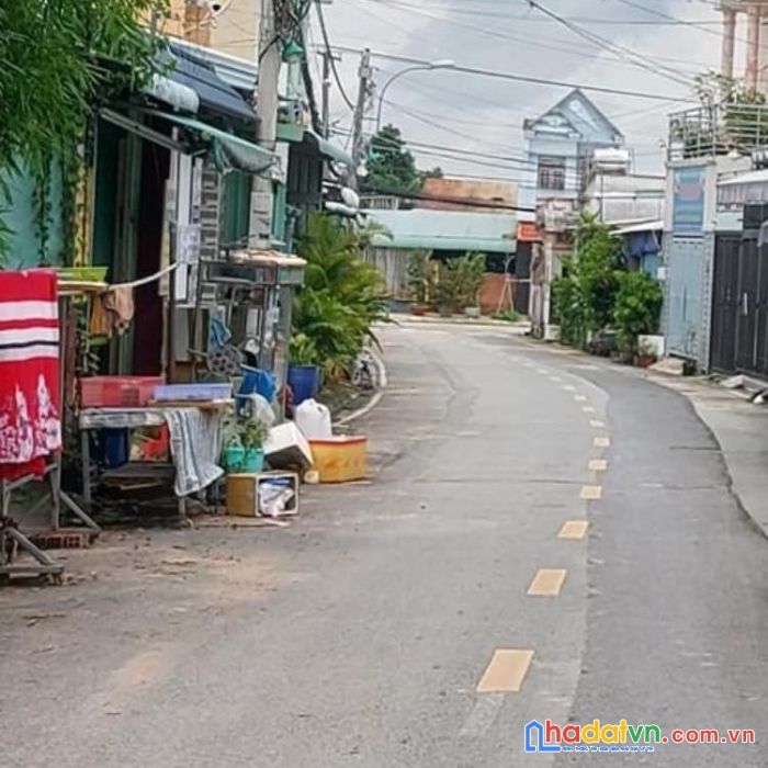 Hẻm lơn đường nguyễn văn quá 
tân hưng thuận q12