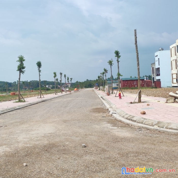 Bán đất trung tâm thị trấn nhã nam bắc giang giá 1x tỷ