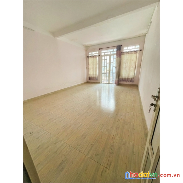 Bán nhà đường lê văn sỹ (q3), 60m2 chỉ 7 tỷ, hẻm xe hơi, 3 tầng, an ninh ở ngay