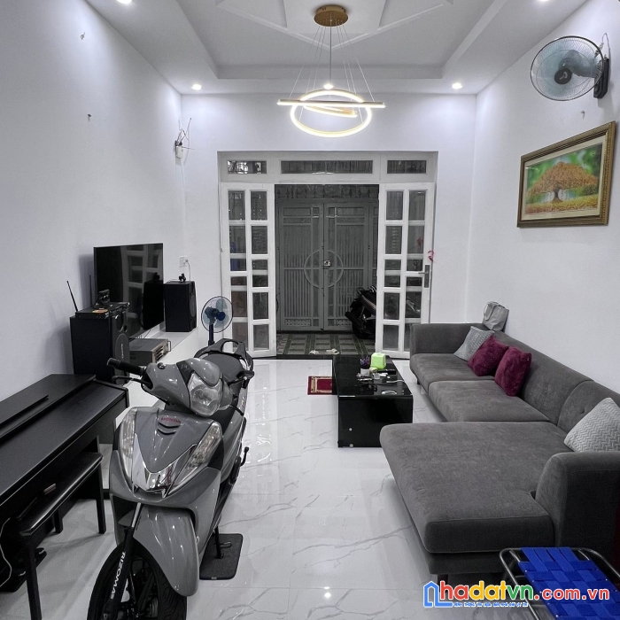 Nhà thống nhất, 60m2 x 3 tầng (3.9x15.2), p11. giá 6.25 tỷ (tl).