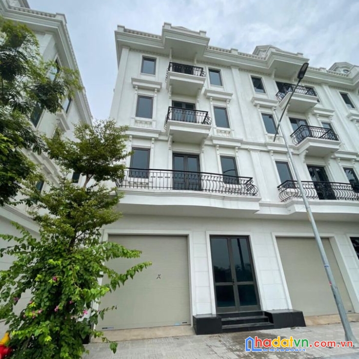 Bán căn liền kề khe thoáng xây 5 tầng 61,3m2, mặt đông nam đường 8m