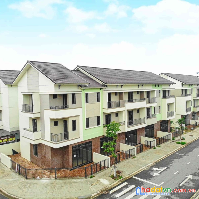 Căn shophouse 90m2 xây 3 tầng giá thấp hơn 400 triệu do chủ nhà cần tiền