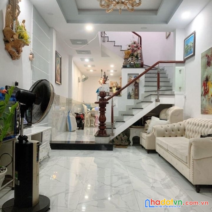 Bán nhà đối diện chợ hạnh thông tây - hxh 5m thông- 50m2 giá chưa tới 5 tỷ còn tl