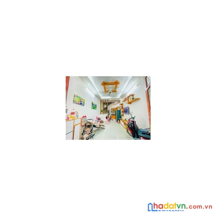 Giảm chào bán gấp nhà doãn kế thiện, cầu giấy, giá 4,5 tỷ 35m2 5 tầng ở luôn.