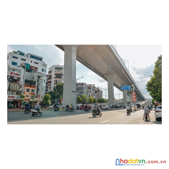 Bán nhà mặt phố trường chinh, thanh xuân, vỉa hè rộng, 200m2, mt: 8m. giá 68 tỷ