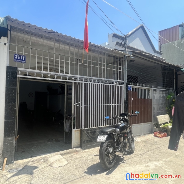 Chính chủ gửi nhà c4 còn ngon - gía rẻ diện cực tích lớn.