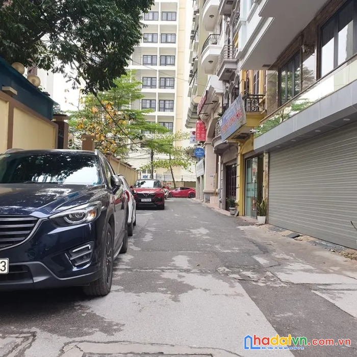 Bán nhà phố lạc long quân. gara. phân lô. ô tô tránh. kinh doanh đỉnh. dt 82m. mt 6m. 14,5 tỷ