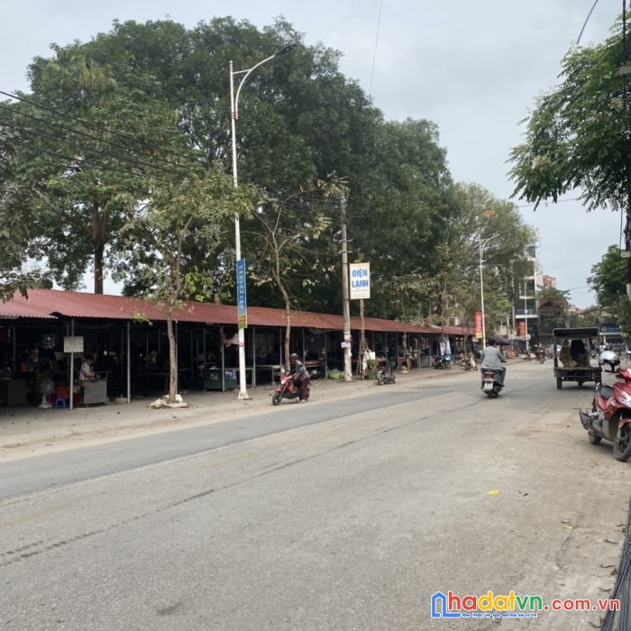 Bán 40m2 thị trấn đông anh - taxi vào - 2 mặt tiền