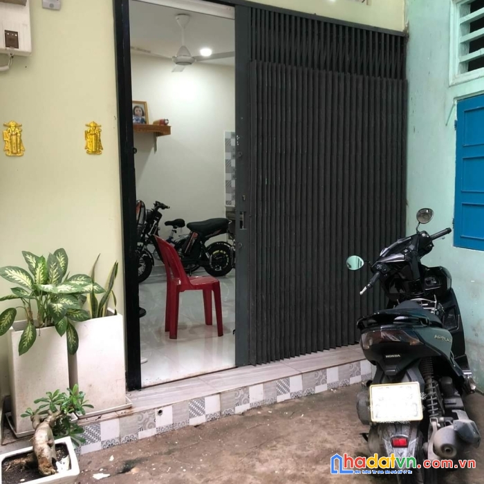 Bán nhà đường tân hòa đông quận 6, nhà rất mới dọn vào ở ngay, sổ hoàn công đầy đủ, 3tầng, chỉ