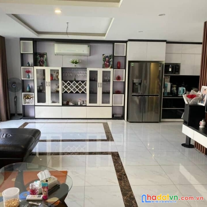 Nhà đẹp ở luôn, 5 tầng, lô góc, gara ô tô, kinh doanh, nhỉnh 7 tỷ-long biên