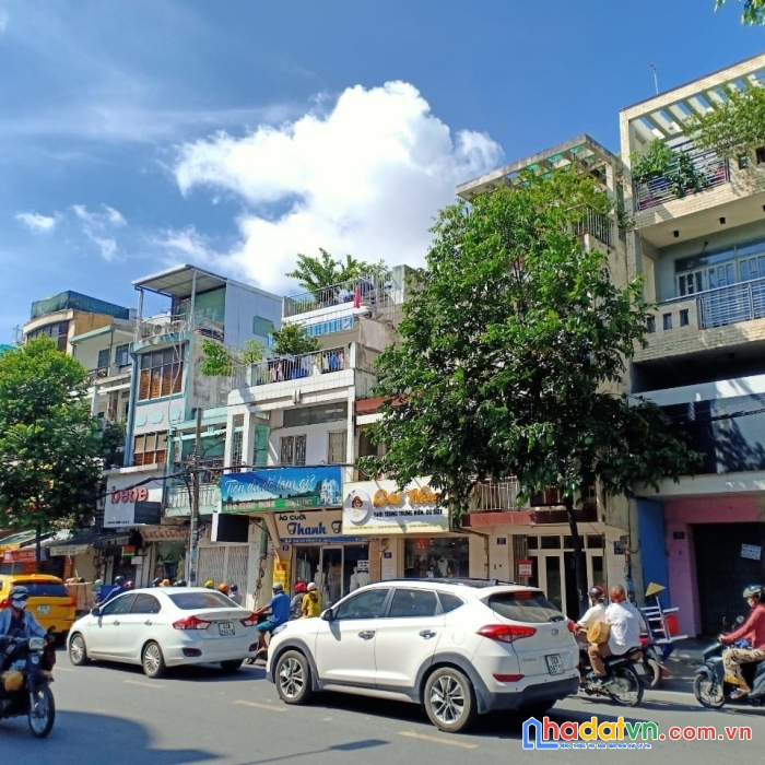 Bán nhà mặt tiền, ông ích khiêm, quận 11, 5 tầng, ngang 4 x 23, nhỉnh 20 tỷ.