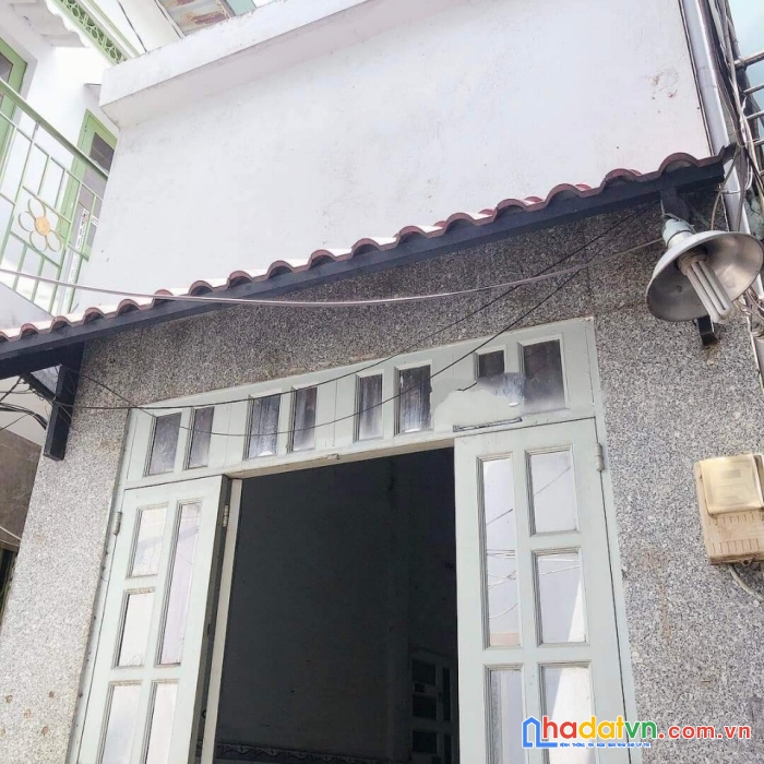 Chỉ 3tỷ có nhà ngay chợ bà hom quận 6,  chỉ 70tr.m2,  không quy hoạch lộ giới, 2tầng, 40m2