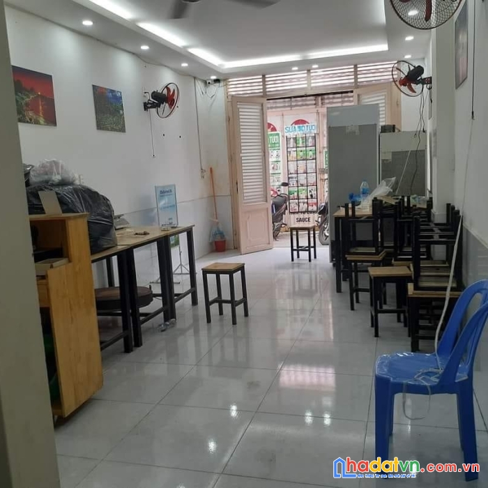 Nhà đẹp sầm uất ngay chợ_cách ngã tư hoàng văn thụ - trần huy liệu khoảng 100m