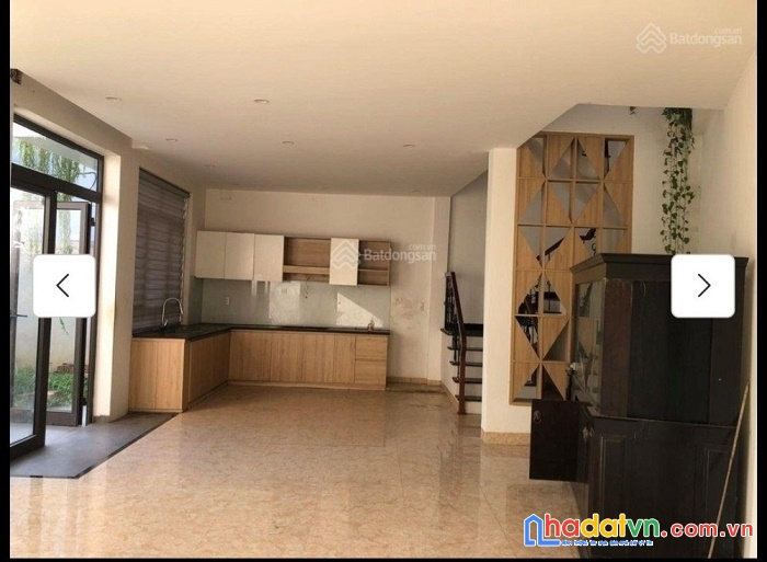 Bán nhà mặt tiền đỗ nhuận biệt thự sân vườn