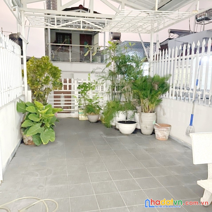 Nhà hẻm rộng 4 tầng gần mt nguyễn thị tần p2q8. giá 7,9 tỷ tl