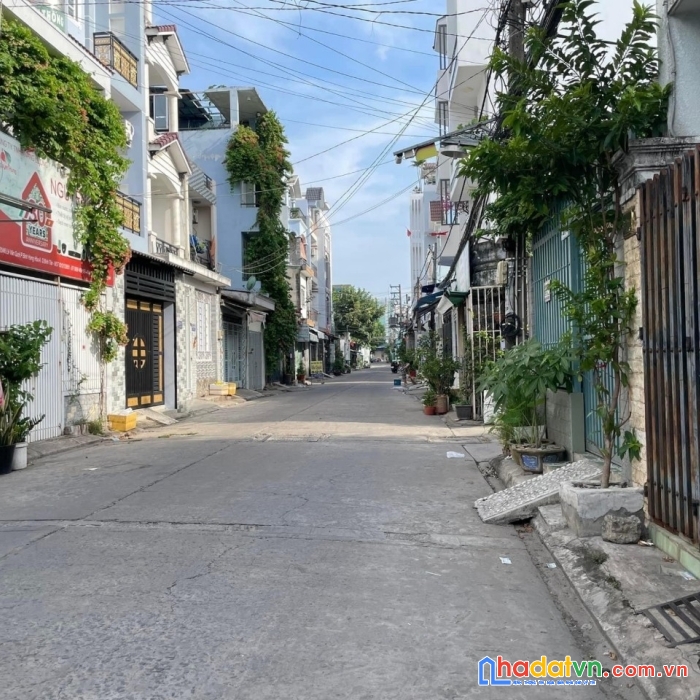 Bán nhà hxh đổ cửa binh tân 75m2 ngang 5m bề thế chỉ 4 tỷ lh 0902593523