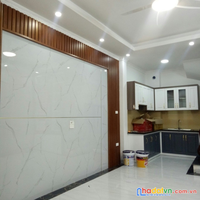 Mặt ngõ – kinh doanh – gara ô tô – nhà mới koong – trung tâm quận hoàng mai – ngõ gốc đề - dt 40 m