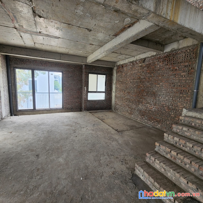 Bán căn biệt thự lô góc đống đa 140m2  0909858789