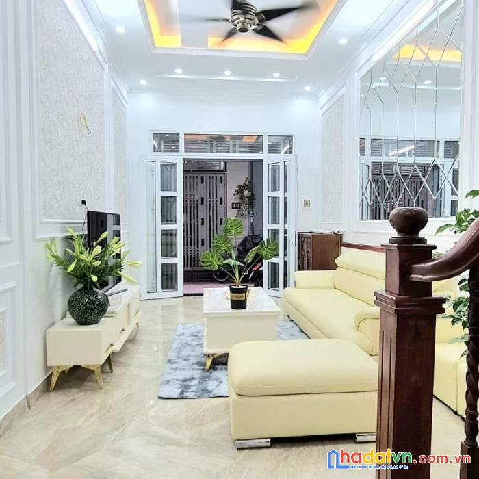 Chính chủ cần bán nhà phố lớn trương định – nhà siêu hiếm, nhà rộng – ngõ xa ba gác - 50m ô tô,