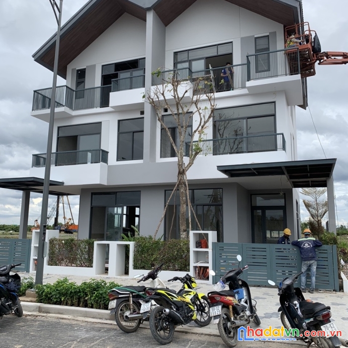 Bán nhanh căn góc song lập 1 trệt 2 lầu trục đường chính 16m khu moonlight id junction long thành