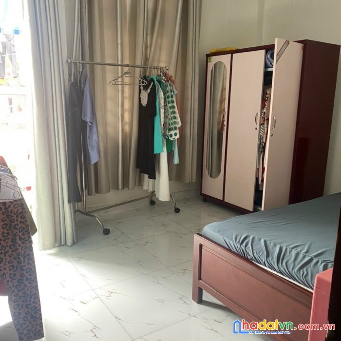 Nhà đẹp, trần hữu trang, chỉ 5.8 tỷ bớt, 4.2 x 10.5m, phú nhuận