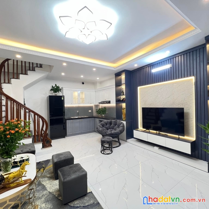 Ngõ rộng 5m => vị trí siêu đẹp – full nội thất – phố 8/3 – tt quận hai bà trưng – dt 50m – giá