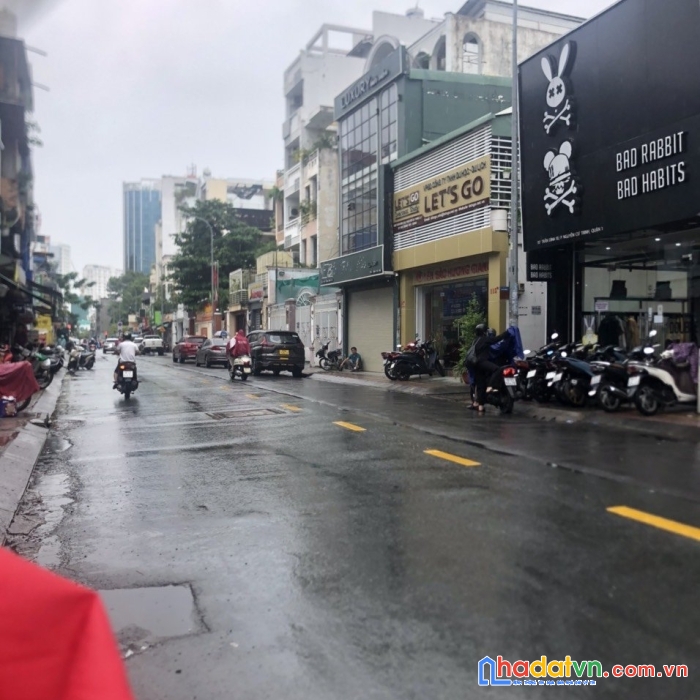 Mt trần đình xu, p nguyễn cư trinh, q1. 4x20m, trệt, 1 lầu