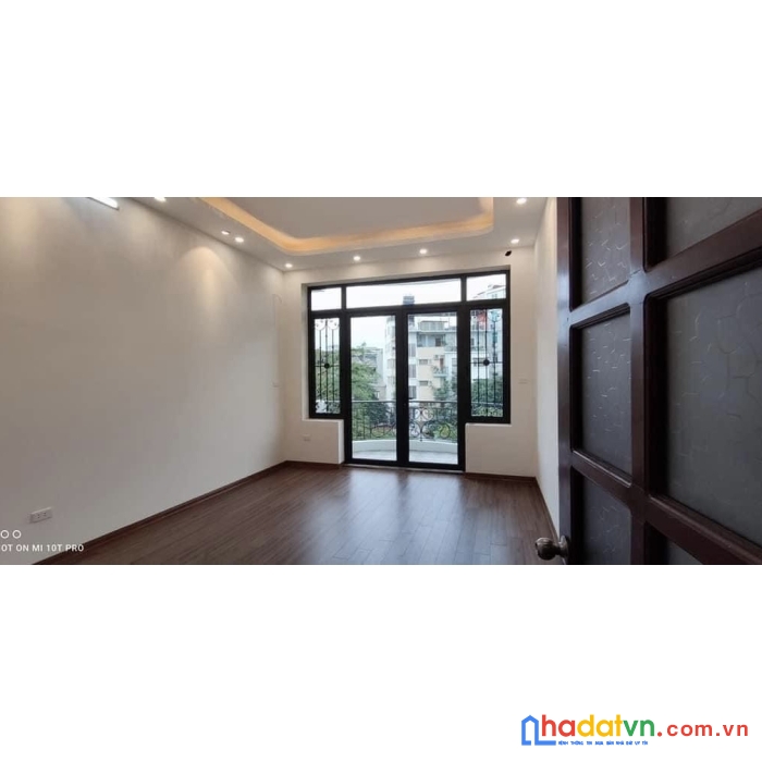 Ngọc thụy long biên 40mx5t nhích 4tỷ mới keng  ôtô đỗ cửa