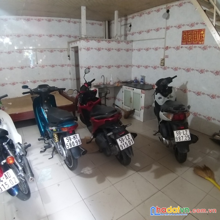 Nhà thuê phạm hùng quận 8 22m2 2 tầng hẻm xe hơi giá 4 triệu.