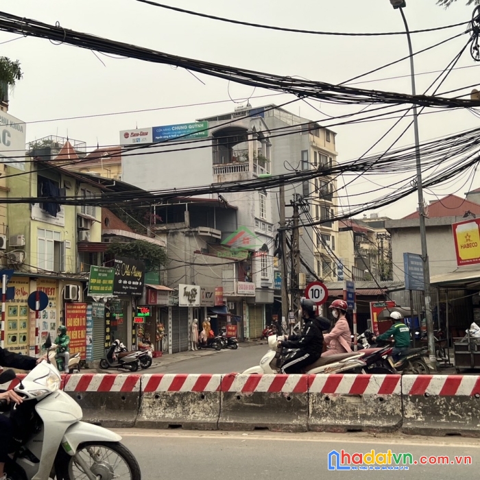 Miếng đất vàng còn sót lại mặt phố an dương vương, tây hồ, 95m, 5,5mmt. kinh doanh, vỉa hè. giá