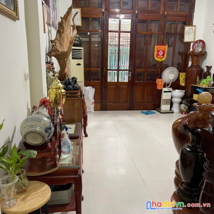 Nhà trung kính - 2 thoáng- 15m ra phố- tt cầu giấy
trung kính 60m – 5 tầng - 4m - 8.85 tỷ. lh