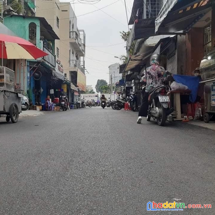 Nhà nát tiện xây mới tân phú 90m2_hẻm xe tảikhu dân cư đông dúc,tiện ích đầy đủ_ chỉ 7 tỷ