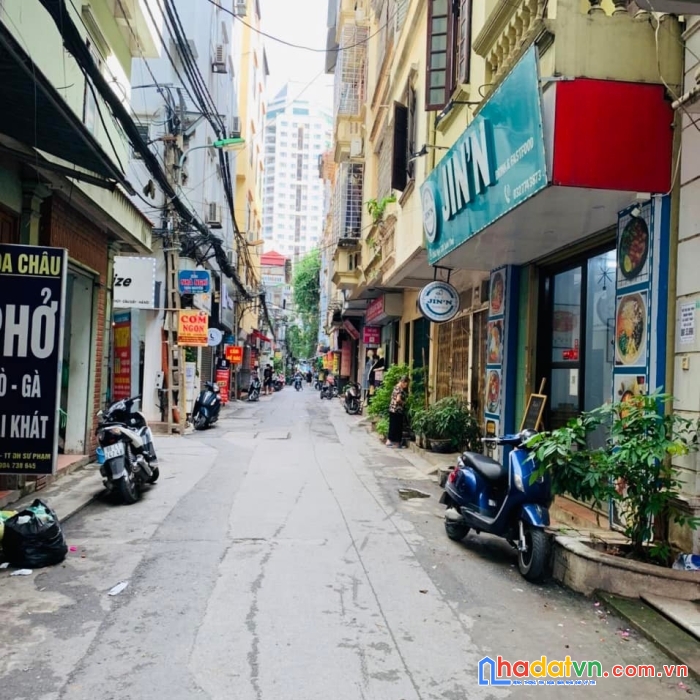 Bán nhà cầu giấy, diện tích 44m2 x 4 tầng, ngõ ô tô chạy, kinh doanh tốt.