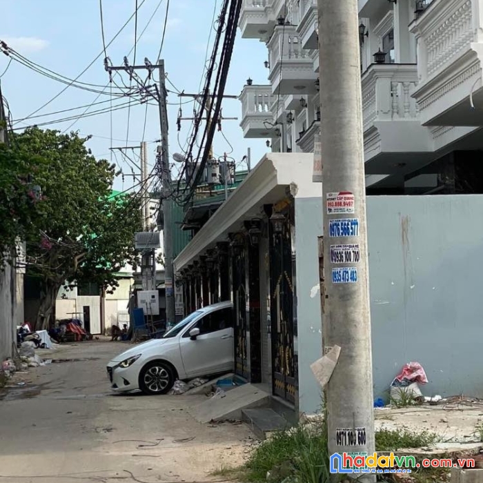 Hẻm rộng ngang khủng ô tô đâu trong nhà.
đường đông hưng thuận 10b p đông hưng thuận q12