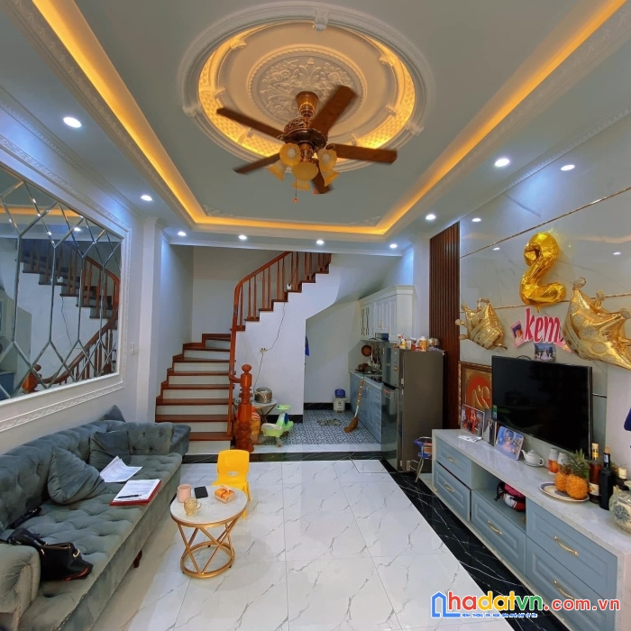 Nguyễn khánh toàn 38m2 – phân lô oto tránh –  4,9 tỷ – đủ nội thất – ở ngay