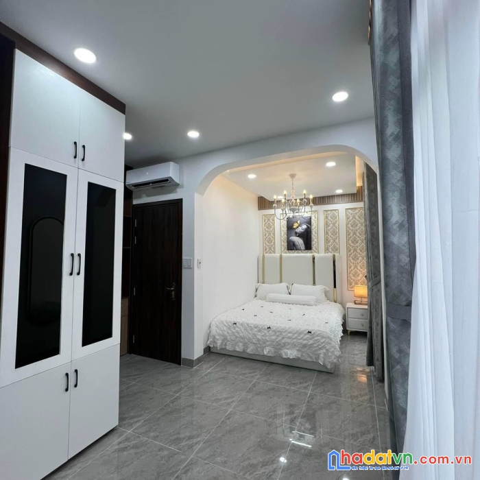 Nhà đẹp, hoàng hoa thám, 6.3 x 5.7m, 2 lầu, chỉ 5.7 tỷ, tân bình