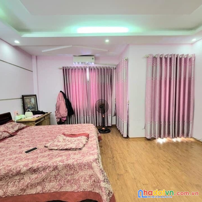 Bán nhà quận đống đa – ô tô – thang máy – kinh doanh. 116m2 x 4 tầng x mt 5,2m, giá 18 tỷ.