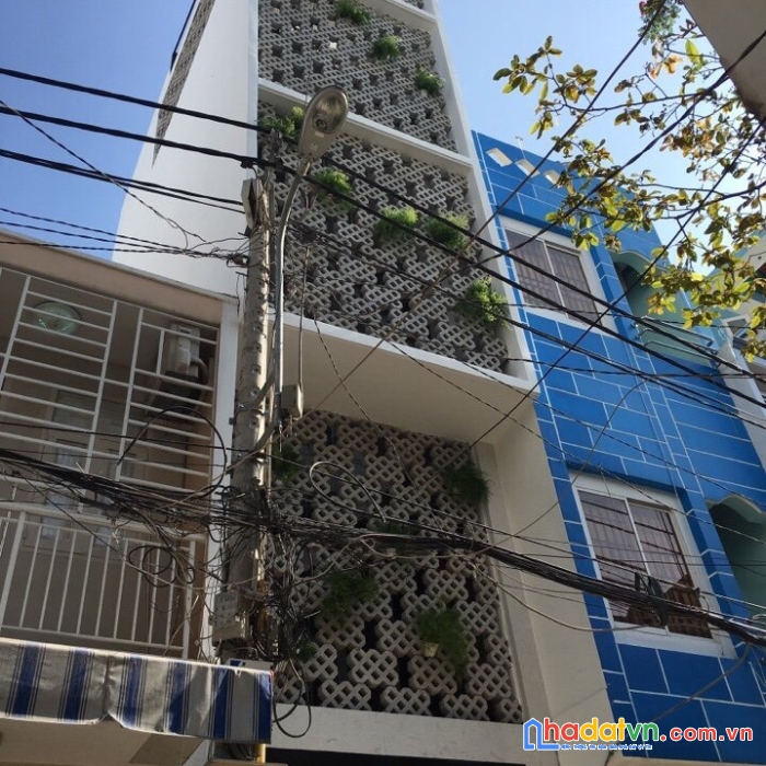 Nhà mặt tiền quốc lộ 13 p26, bt 200m2 chỉ 40 tỷ